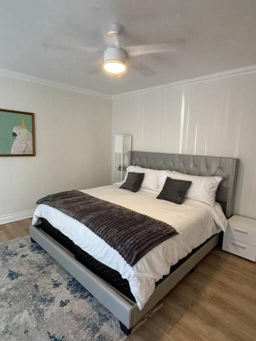 Apartamento King Size Bed In Cozy, Modern Hollywood Place Los Ángeles Exterior foto