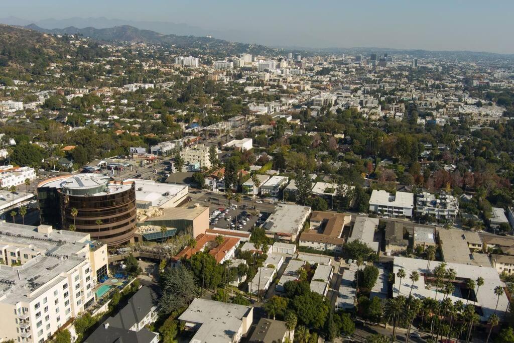 Apartamento King Size Bed In Cozy, Modern Hollywood Place Los Ángeles Exterior foto